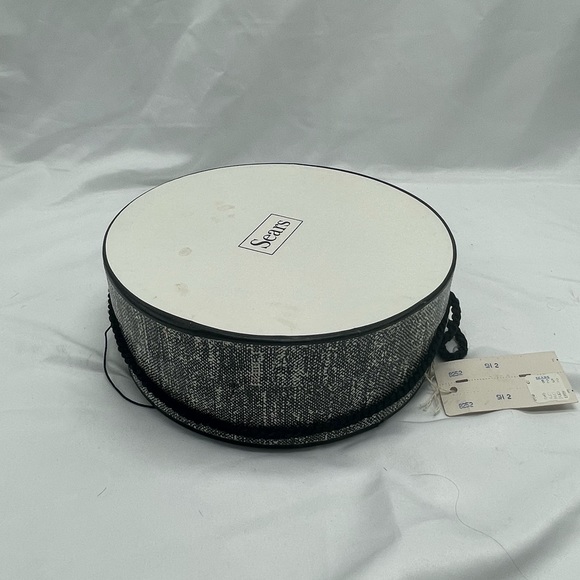 Vintage 1960s  Chignon 100% Human Hair In Original Round Box - Picture 6 of 6